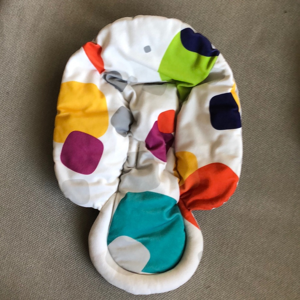 Newborn insert for MamaRoo by 4Moms